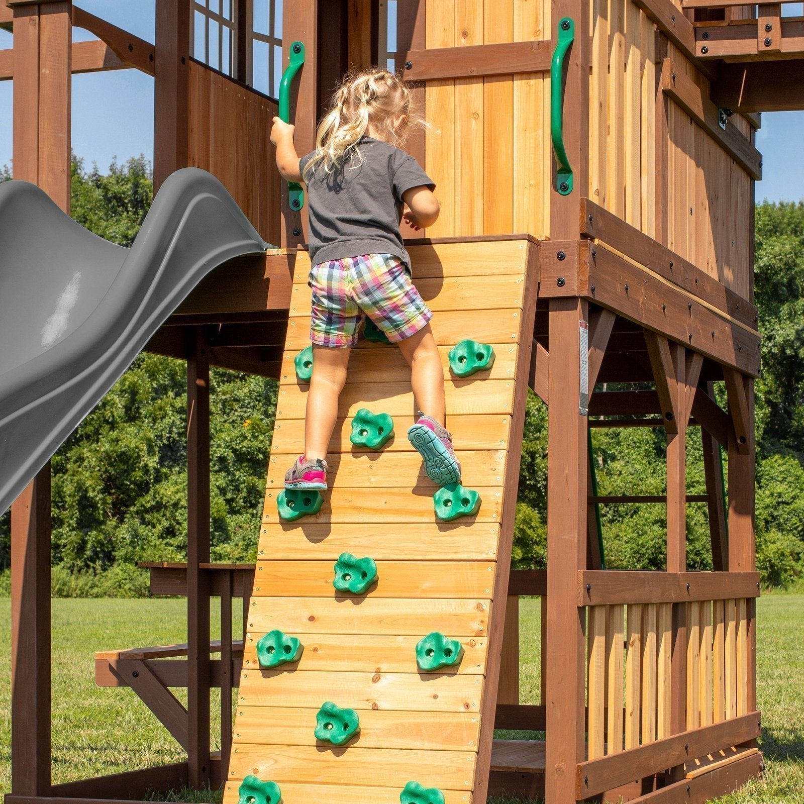 04 skyfort with vac slide rock wall trapgray 1.jpg 04 skyfort with vac slide rock wall trapgray 1.jpg