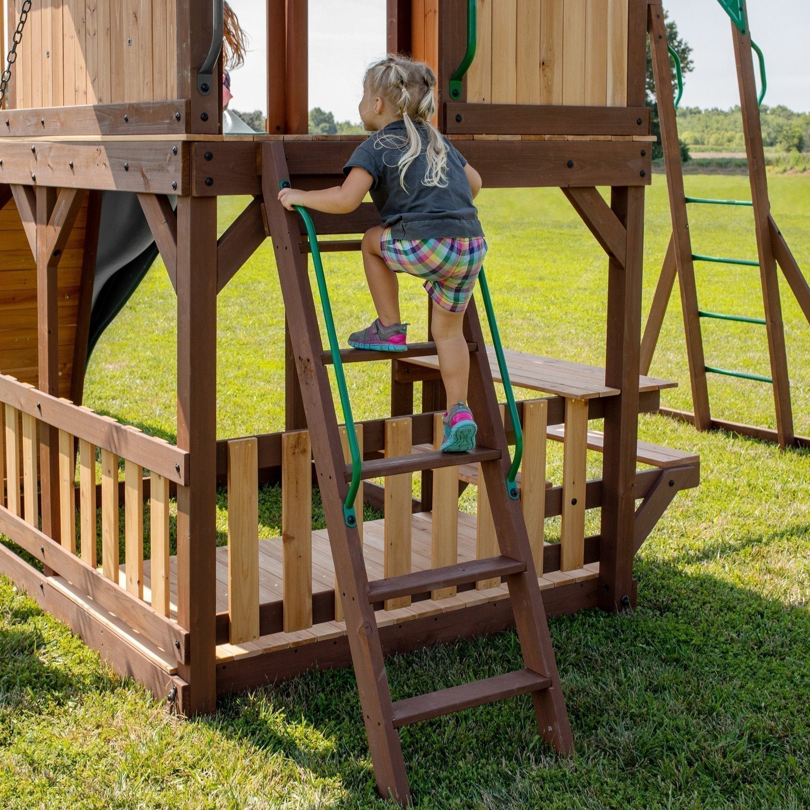 09 skyfort with vac slide laddergray 1.jpg 09 skyfort with vac slide laddergray 1.jpg
