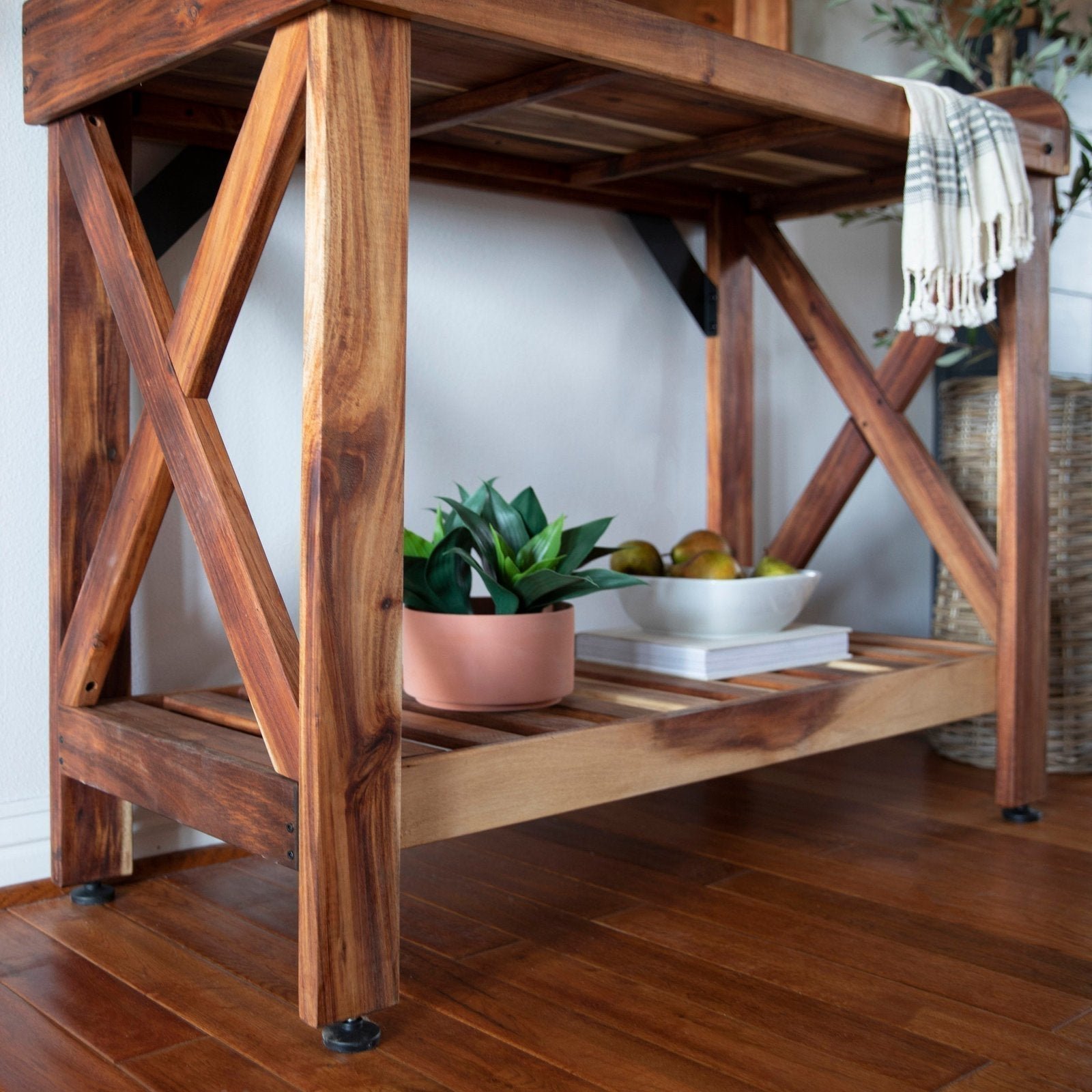 p10 potting table indoorside 1 1.jpg p10 potting table indoorside 1 1.jpg